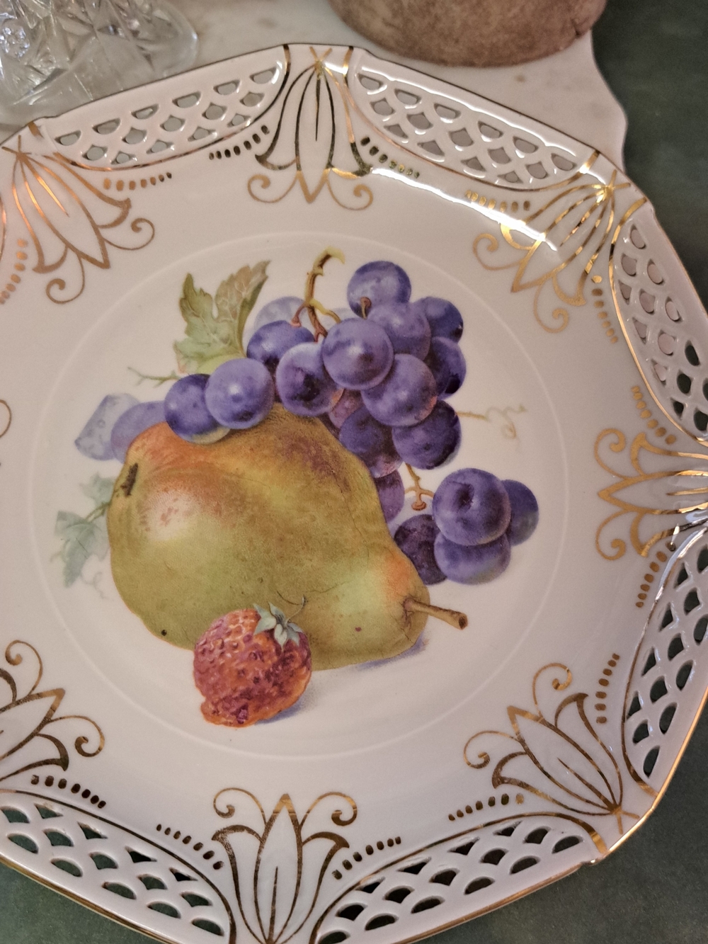 Decorative Fruit Porcelain Plate in White and Gold (Set Of 2)